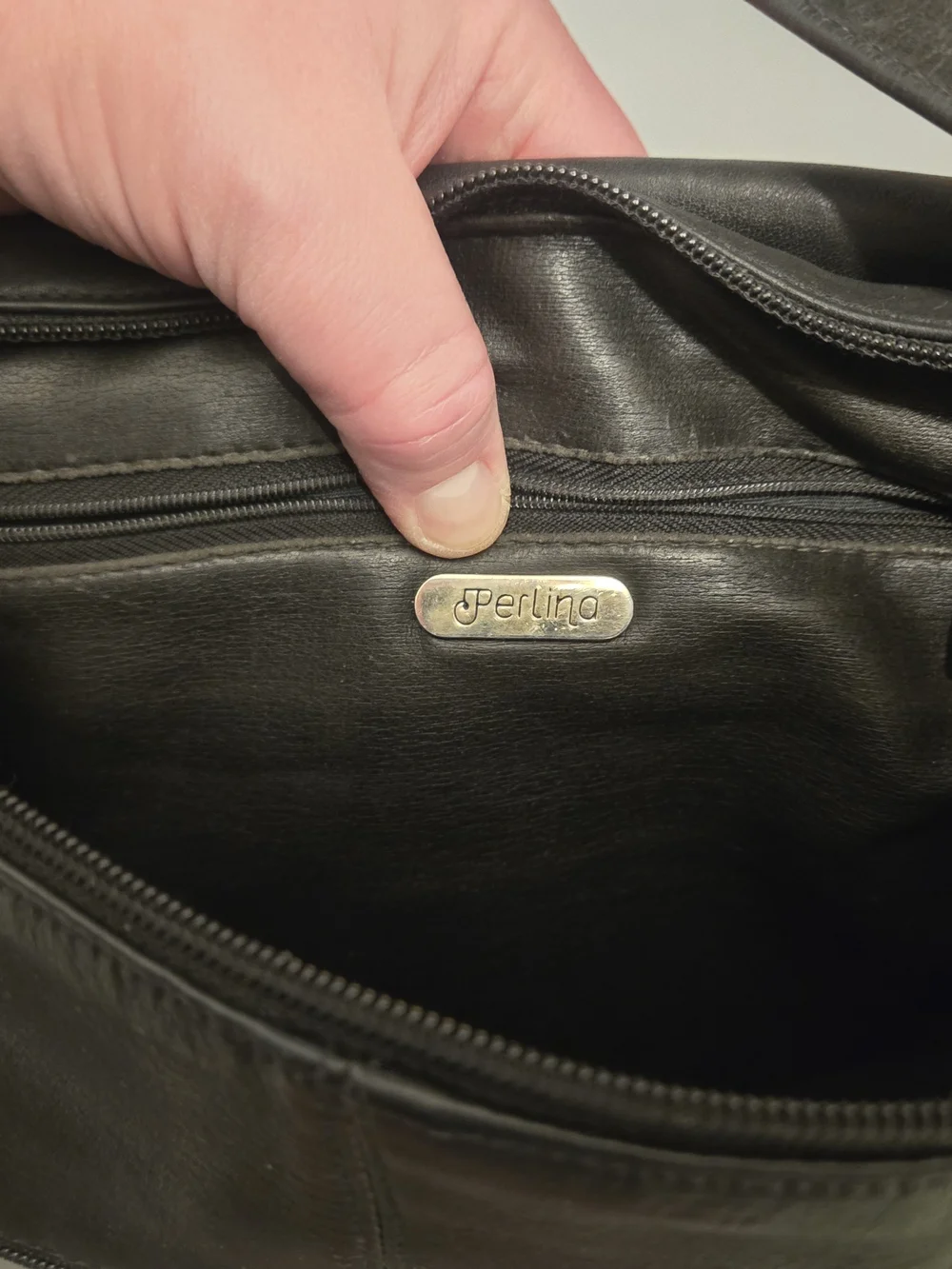 Classic Black Leather Crossbody Bag - Picture 6 of 10